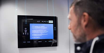 img_KONE_Feat_Media_screen-Landscape-042_lines_442x224